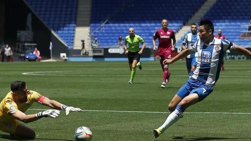  罗德兹前锋嗅觉敏锐，抓住机会闪电破门领先